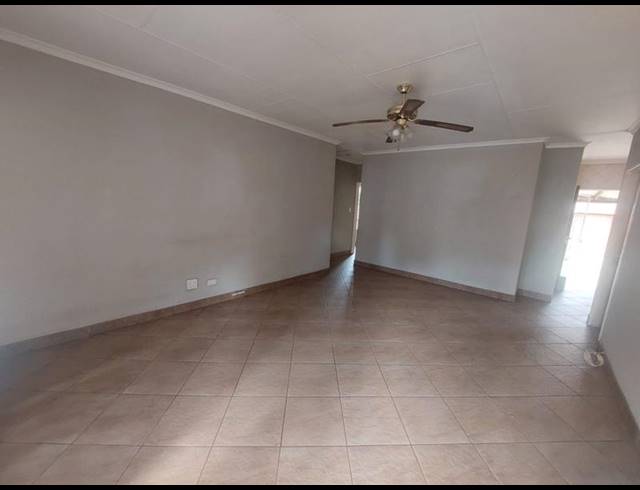 2 BEDROOM TOWNHOUSE FOR SALE IN GREENHILLS